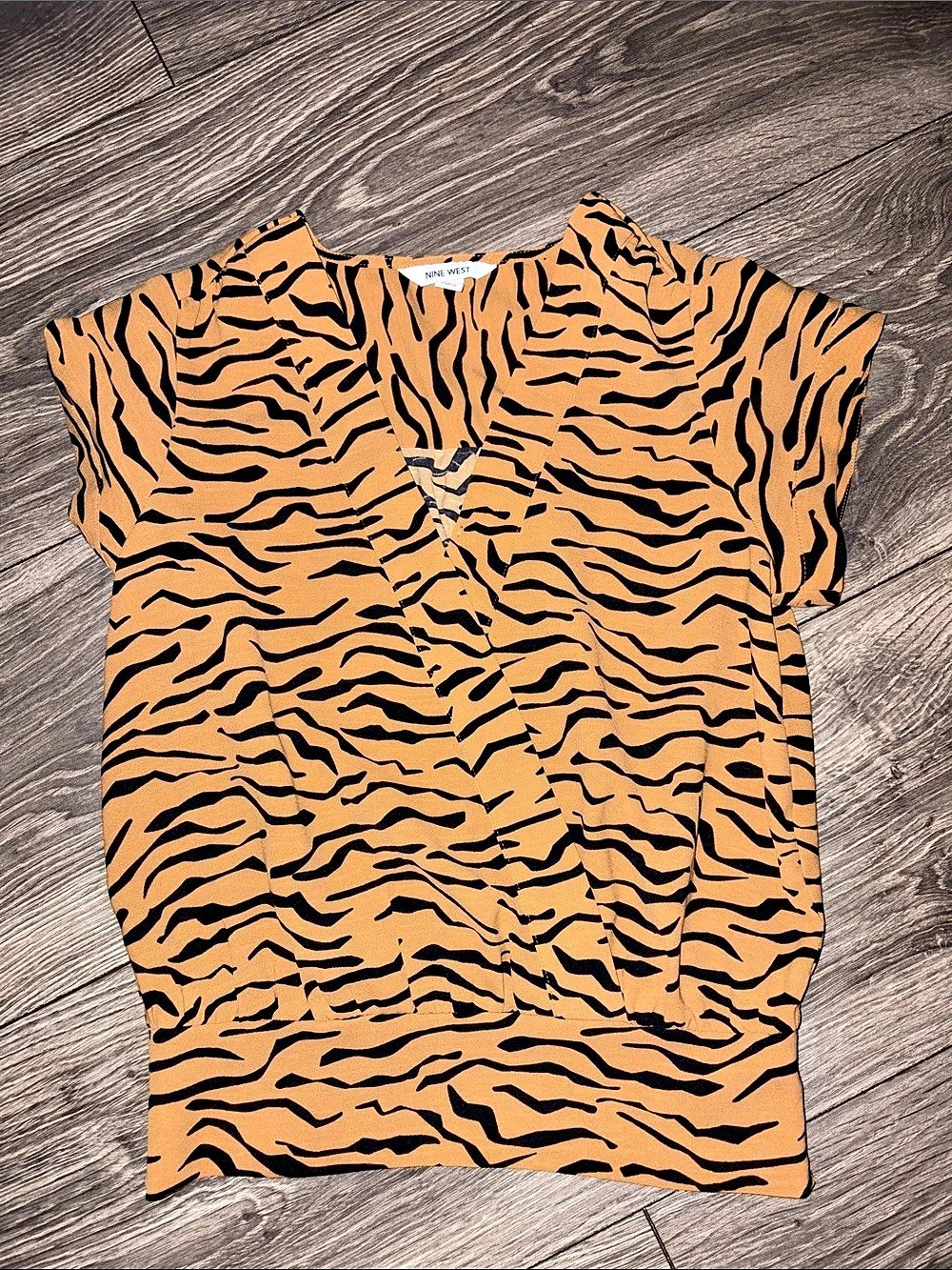 Nine West Animal Print Blouse in Brown & Black Size XS Like New